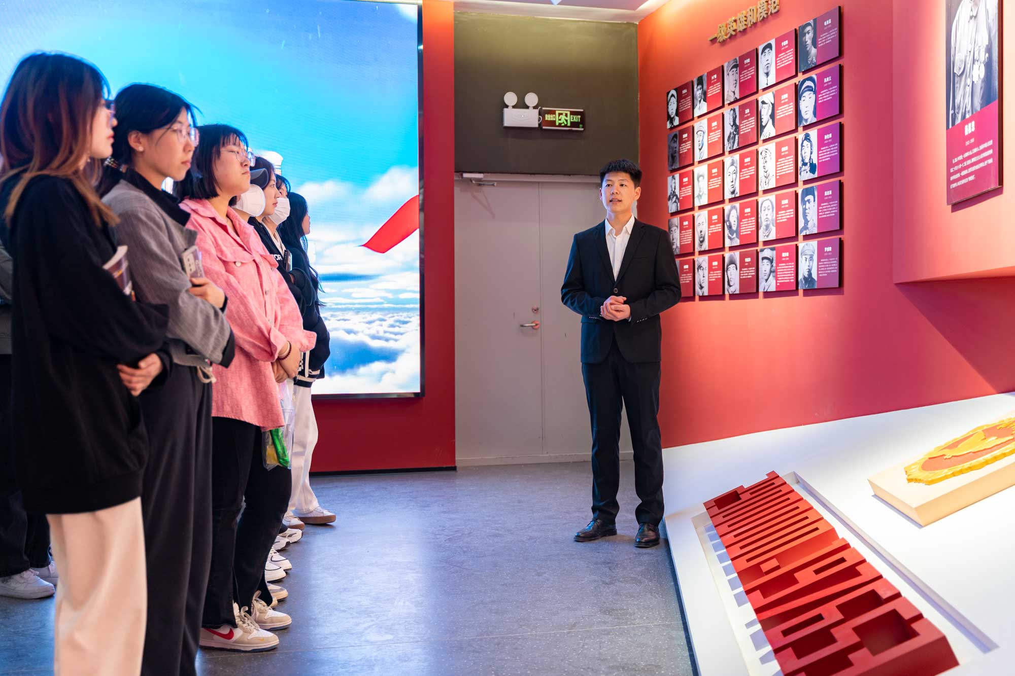 安博注册_安博（中国）开展抗美援朝精神育人实践基地参观见学活动